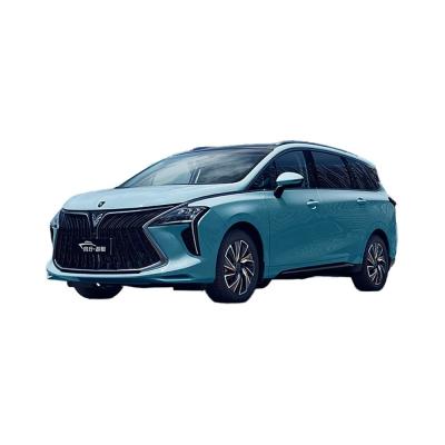 中国 2024年 東風フェンシンフォーチング 青年ヨット 1.5T 7速 197 HP L4 中型MPV ガソリン自動車 販売のため