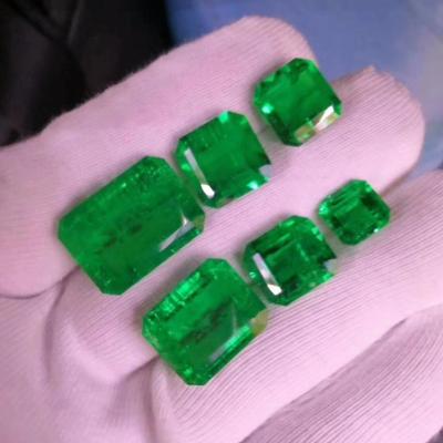 China Green Cut Color Play Or Fire Synthetic Lab Created Green Stone Hydrothermal Emerald for sale