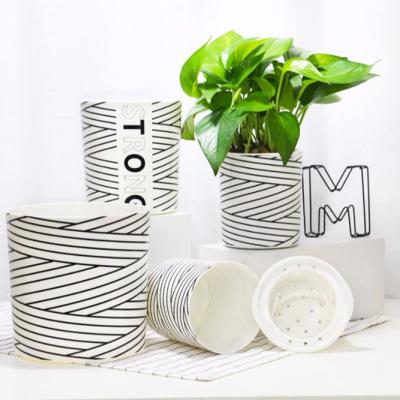 China Biodegradable Automatic Irrigation Save Time Plastic Rose Flower Pot For Water Storage for sale