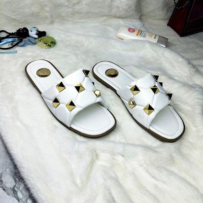 China Lightweight Wholesale Women Studded Sandal Summer Sandals PU Leather Trim Microfiber Braid Slippers for sale