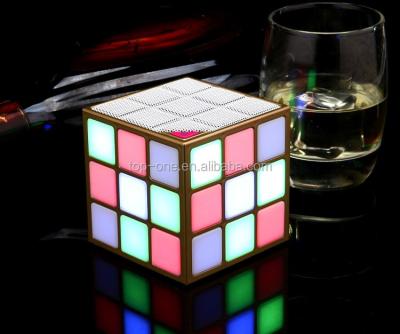 China Mini 2022 LED Colorful Light Cube Wireless Blue Tooth Speaker For iPhone for sale