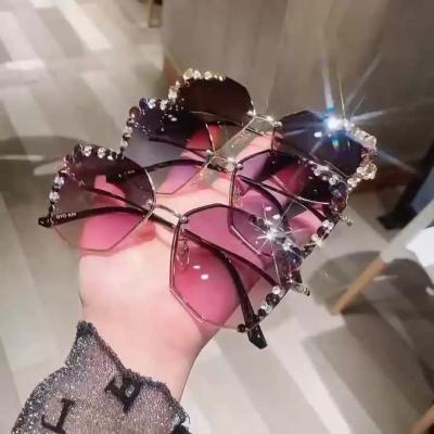 China 2022 New 2022 High Quality Fashion Diamond 400 UV Protection Polarized Women Sun Glasses UV Diamond Sunglasses for sale