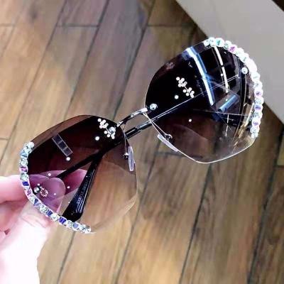 China 2022 Fashion New Fashion Sunglasses High Quality Diamond Polarized Women Sunglasses UV Diamond Sunglasses for sale