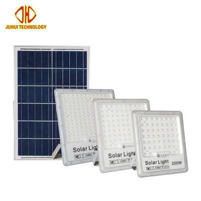 China New IP68 200W 300W 400W SMD2835 LED Garden Listed Outdoor Rainproof Aluminum Solar Flood Light for sale