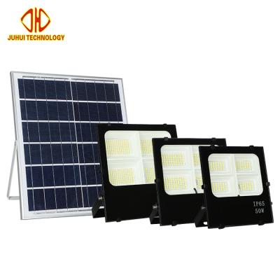 China Garden Height Quality Waterproof IP66 50W 100W 150W Outdoor Aluminum Solar Flood Lamp for sale