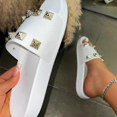 China Fashion trend sandals for women best quality 2022 summer everyday life rivet ladies open Toe Flat Slippers slides for sale