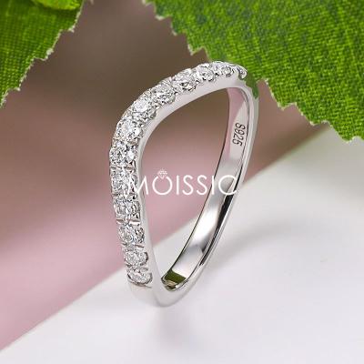 China Wholesale D TRENDY 925Silver Color Plated V Shape 18K Gold Lab Grown Diamond Wedding Moissanite Ring for sale