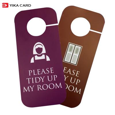 China High Quality Customized Waterproof PVC Card PVC Full Color Printing Plastic Door Hanger for sale