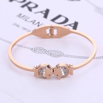 China Simple Trendy Korean Steel Rose Gold Kiss Fish Stainless Steel Gold Plated Bracelet Girls Bracelet Jewelry Fashion Couples for sale