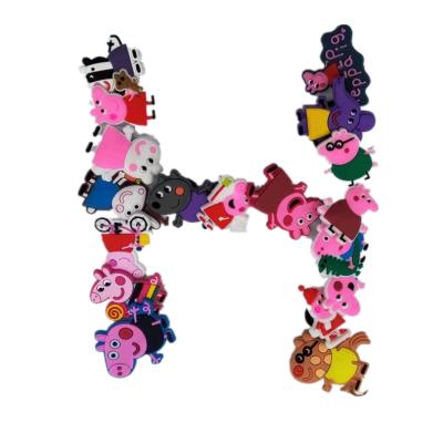 China Pig Fang Waterproof Pink Shoe Charms New Style Pippa Pig Cute Cartoon Charms Clog PVC George Friend Shoes Accessories for sale