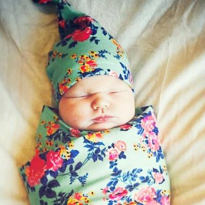 China 2022 Anti-Static Cotton Newborn 2 Pcs Set Muslin Wrap Beanie Baby Swaddle Wrap Set Covering For Babies To Prevent Kick for sale