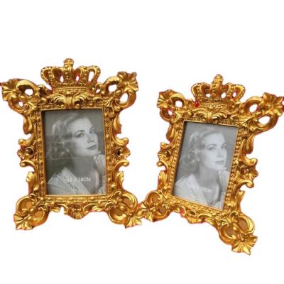 China Classical Hot Selling Frame Backdrops Gold Color 6 Inch European Resin Photo Frame for sale