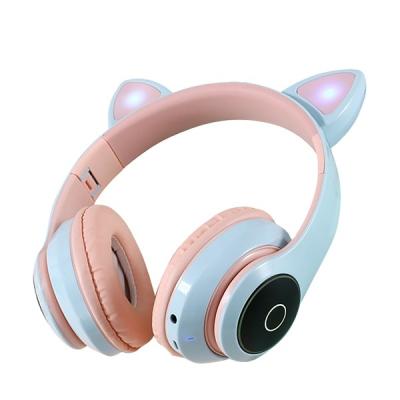 China Cat Headset Earphone Made in China High Quality Cat Ear Wireless Headphones Can be Connected with a Variety of Devices LED Lights for sale