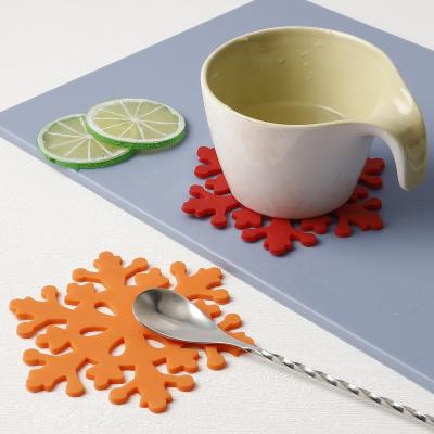 China Sustainable Kitchen Silicone Tea Drinks Orange Red Insulation Pads Cup Coaster Christmas Table Mat for sale