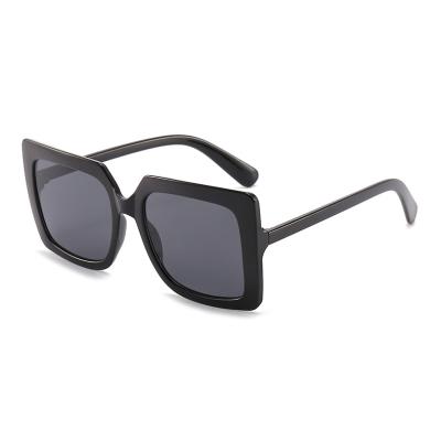 China 2021 New Arrival Fashion Sunglasses Large Frame Women Plastic Men Shape Sunglasses for sale