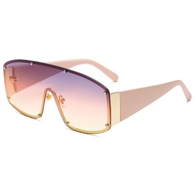 China Oversized Square Logo Sunglasses Fashion Retro Fashion Sunglasses Men Women Big Frame Custom One Piece Lens Sun Glasses for sale