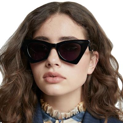 China Fashion Sunglasses 2022 Sun Glasses Frame Design Gafas De Sol Women Eyewear New Eyewear Shades Rectangle Spectacles for sale