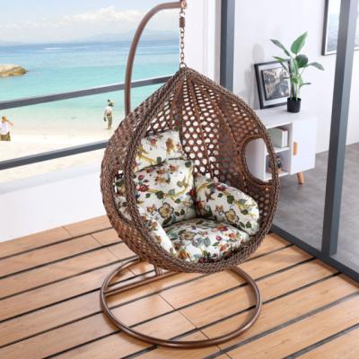 China Modern Egg Chair Water Drop Shape Swing Chair Wicker Hanging Outdoor Patio Swings for sale