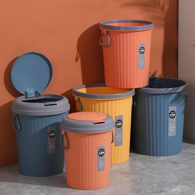 China Indoor Sustainable Eco Friendly Toilet Round Plastic 5L Trash Cans With Cover for sale