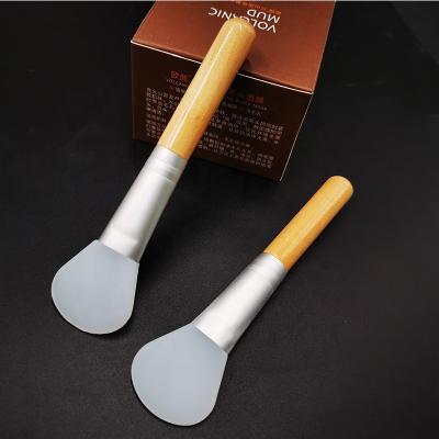 China Facial Brush Logo Applicator Face Mask Brush Custom Wood Handle Mask Short Silicone Mud Spot Brush Beauty Tool for sale