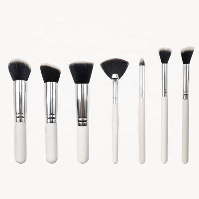 China Angular Blush Wholesale Hot Selling Single White Wooden Synthetic Hair Handle Makeup Brushes Set for sale