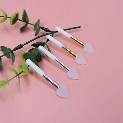 China Angular Blush High Quality Heart Shaped Custom Logo Heart Shaped Smudge Brush Mini Silicone Highlighting Makeup Brush for sale