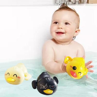 China Animal Bath Toys Duckling The Wind Will Swing Children's Water Spray Bath Bucket Gift Free Bath Splashing Duck Swimming Toy for sale