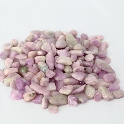 China China Crystal Gravel Stone Purple Spodumene Healing Stones Tumbled Crushed Stone For Decoration for sale