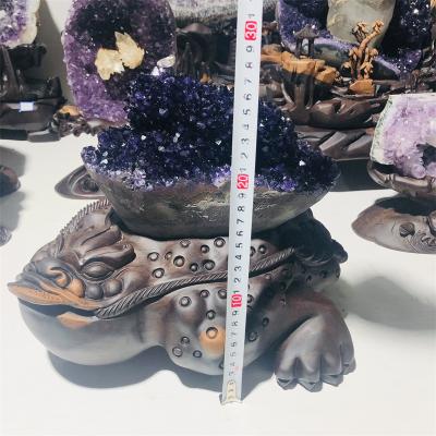 China Jiangsu Lucky Golden Toad Landscape High Quality Natural Amethyst Reiki Healing Large Crystal Cluster Amethyst Cluster for sale