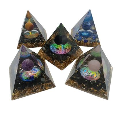 China Natural Decoration Crystal Ball Gemstone Pyramid Gemstone Crystal Stone Pyramid Crystal Healing Pyramid High Quality From China for sale