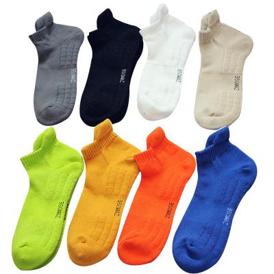 China Breathable Custom With Logo Men Unisex Crew Black Hosiery Ankle Sport Grip Socks for sale