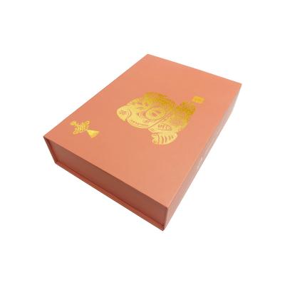 China Recycled Materials Recycled Custom Fashion Luxury Gift Magnetic Paper Box For Clothes Circle Gift Folding Apparel Packaging Paper Boxes for sale