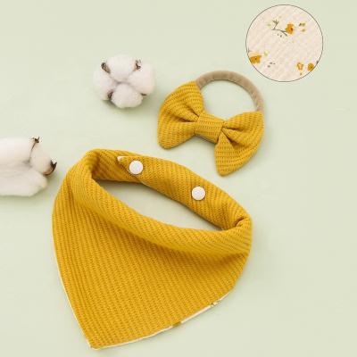 China New Arrival Fashionable 100% Cotton Ins Baby Washable Double Faced Floral Baby Bibs Bowknot Headband Set for sale