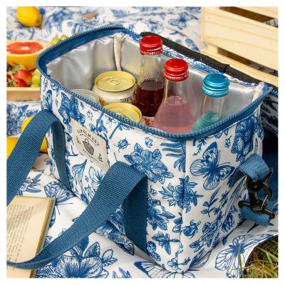 China Hot Sale Modern Design 600D Oxford 8L Waterproof Cooler Red Wine Picnic Bag for sale