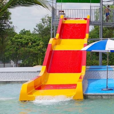 China Length 28m Family Fun Water Slide Wide Water Slide Customizable for sale