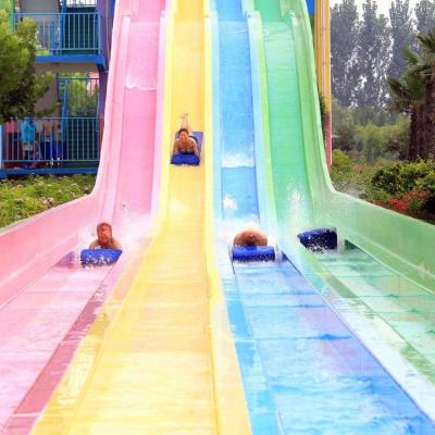 China Gezinsvriendelijke regenboog waterglijbaan Waterglijbaan Voor recreatiepark Te koop