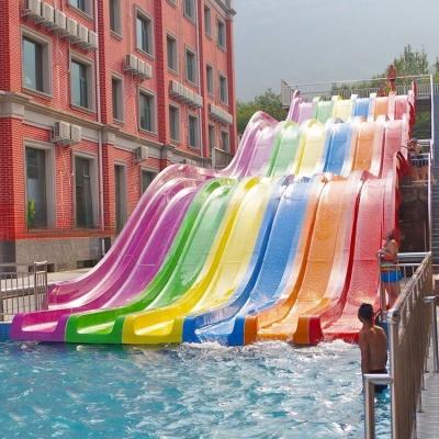 China 6 rijstroken glasvezel regenboog glijbaan voor pretpark milieuvriendelijk Te koop