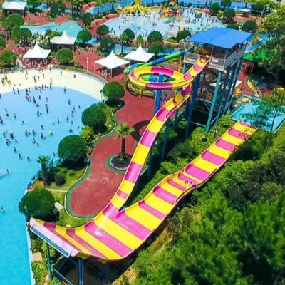 Chine Équipement de parc aquatique de taille personnalisée en fibre de verre Grand toboggan à l'eau boomerango Convient pour les stations de vacances à vendre