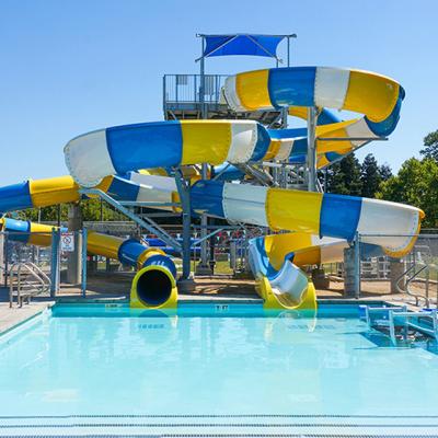 China Parque de diversiones Piscina de baño Equipo de juegos acuáticos Fibra de vidrio Slide espiral Partes grandes toboganes acuáticos en venta