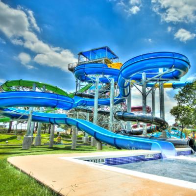 China Glasvezel waterglijbaan waterpark FRP spiraalglijbaan buiten waterpark Te koop