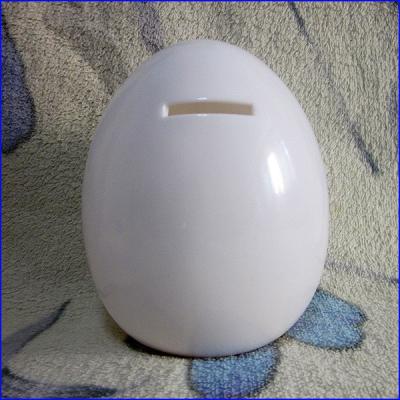 China Custom Beautiful High Quality Unique Plastic Vinyl Egg Shape Piggy Bank money boxs for sale