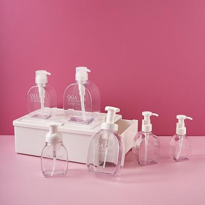 Cina 100/200/300/400/500ml Bottiglia umida morbida Forma PETG Bottiglia crema per mani Dispensatore cosmetico Pompa di bottiglia trasparente di plastica in vendita