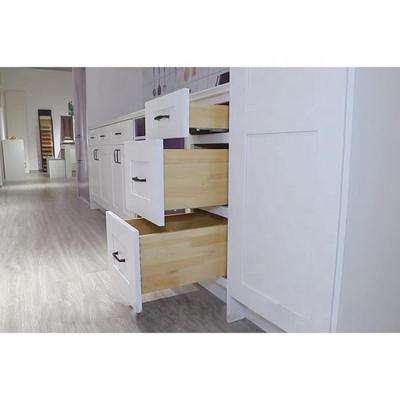 China Solid Wood Modern Solid Wood Shaker Kitchen Cabinet White North American Design for sale