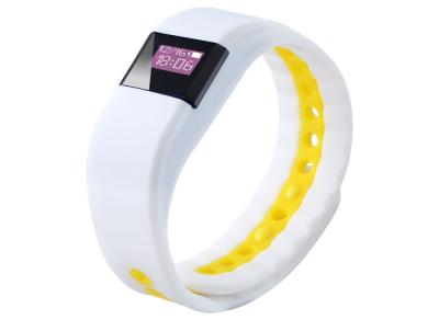 China Pulsera elegante Waterprof de los deportes de Bluetooth 4,0 blancos del podómetro en venta