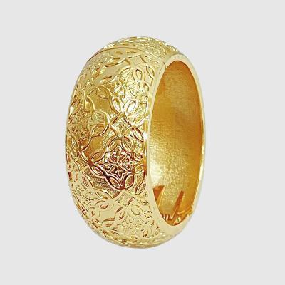 China Wholesale FASHIONABLE outdoor carved flower bracelet, Dubai latest simple design gold-zinc alloy adjustable bracelet for sale