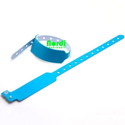 China Custom Vinyl Wide Wristbands Logo Shape Waterproof Colorful Printed Plastic Wrist Bands For Festival Events for sale