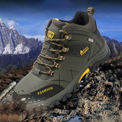 China Profesional Sports Good Safety Trend Fashion Work Outdoor Snow Rubber Trekking Boot Ankle No Slip Sneakers Waterproof Increase Shoes For Men for sale