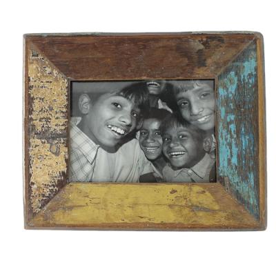 China Wholesale Fashionable Home Decoration Frame Photo Wall Hanging Vintage Wooden Photo Frame for sale