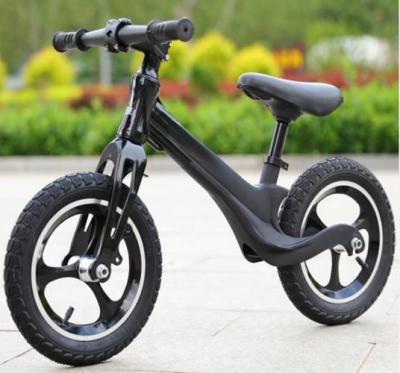 China Super Light Magnesium Alloy Frame Toddler Balance Bike Non Pneumatic Tires And No Pedal Sport Balance Bike For 2-6 for sale