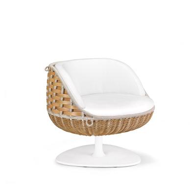 China Unique Outdoor Furniture Good Quality Rattan Convertible Rattan Day Bed Cheap Weaving Wicker Day Bed for sale